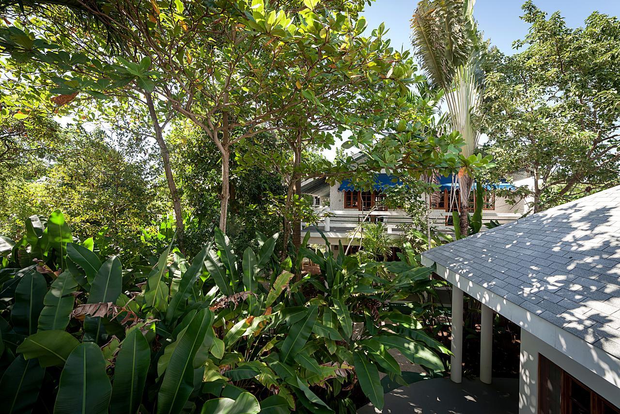 Hotel House Condos,