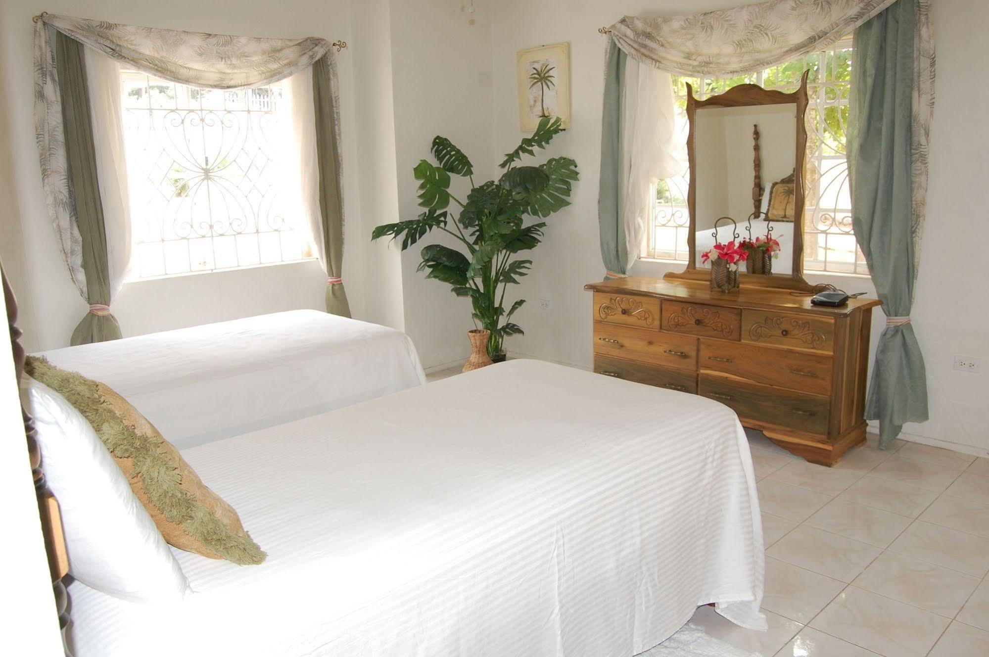 Celebrity Jamaica Guest house 3*