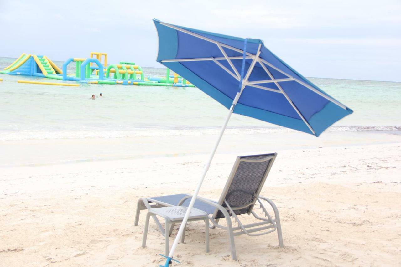 876 Beach Club Florence Hall