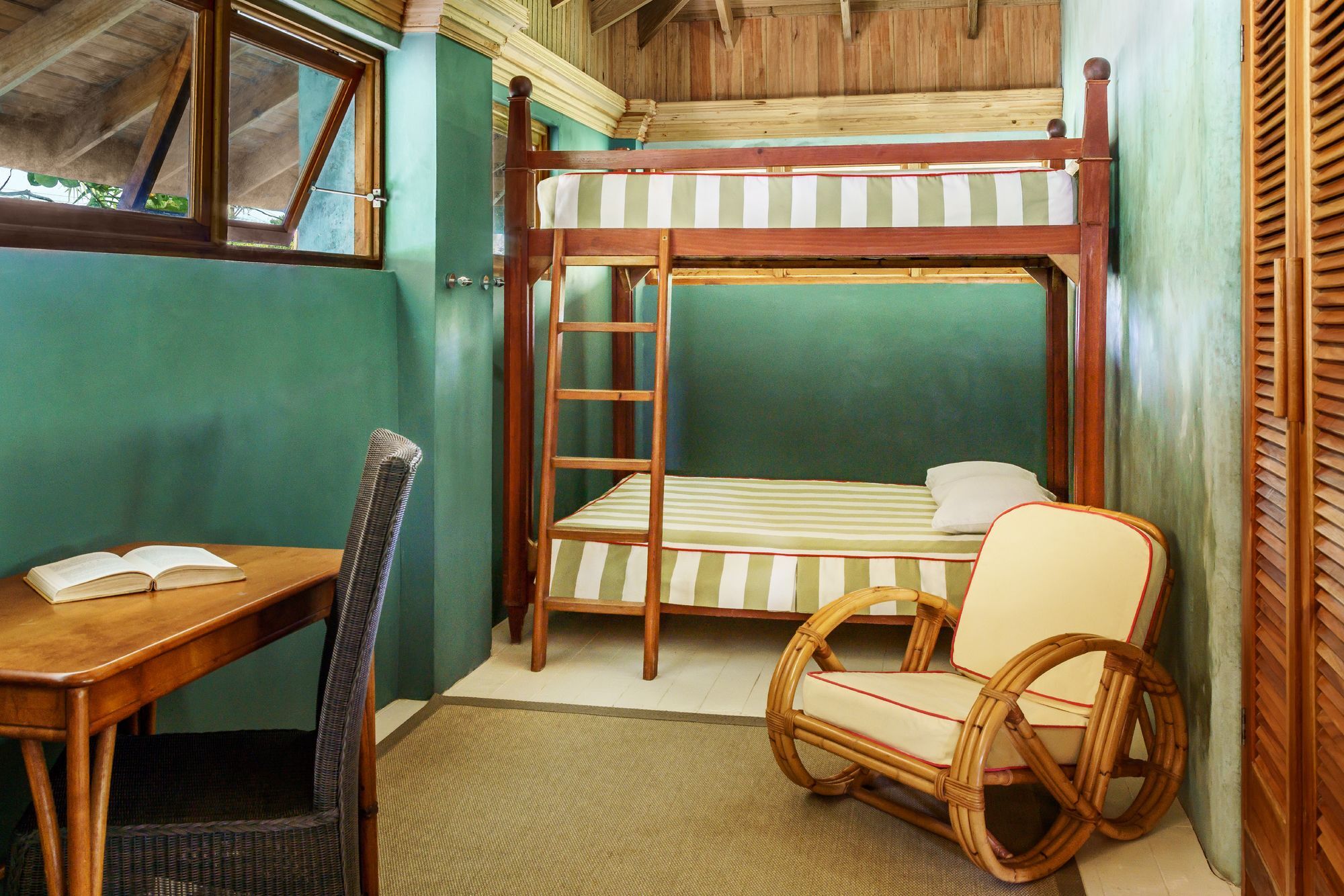 Idle Awhile Hotel 3*