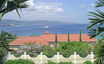 Vista De La Bahia 3*