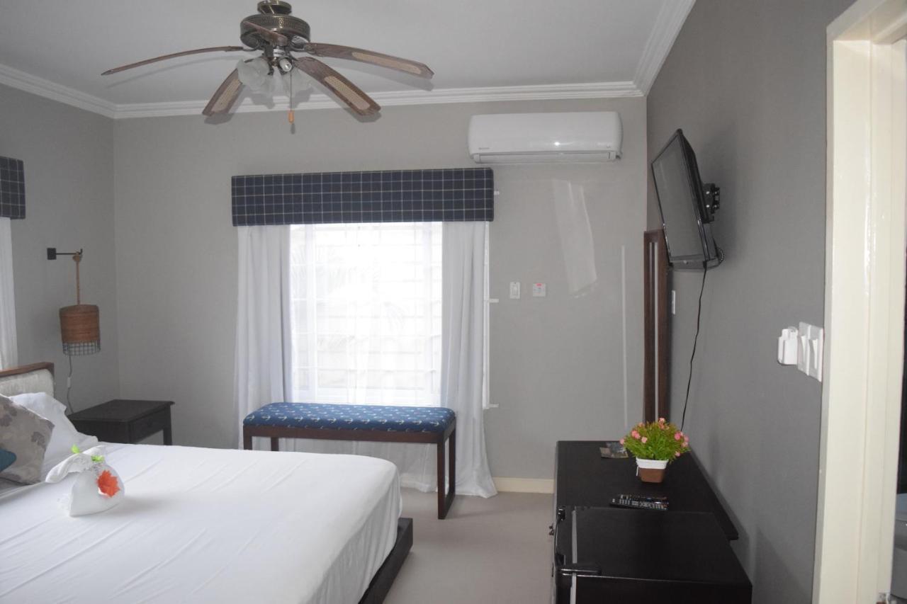 Guest house 876 Beach Club *